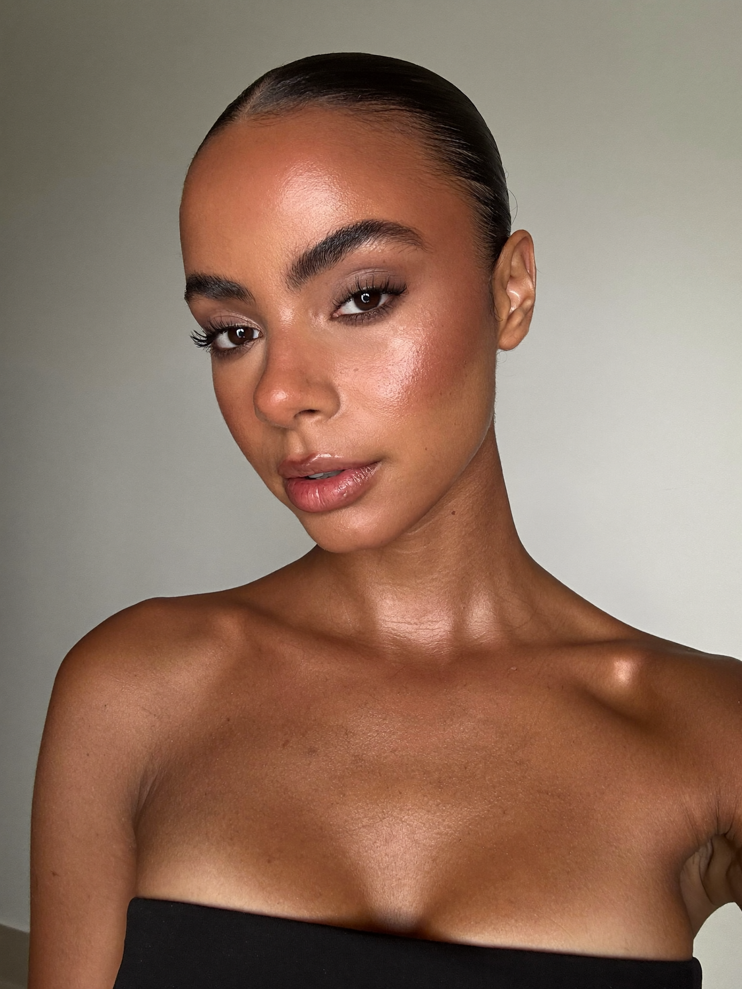 Lumi Glow Instant Body Highlighter